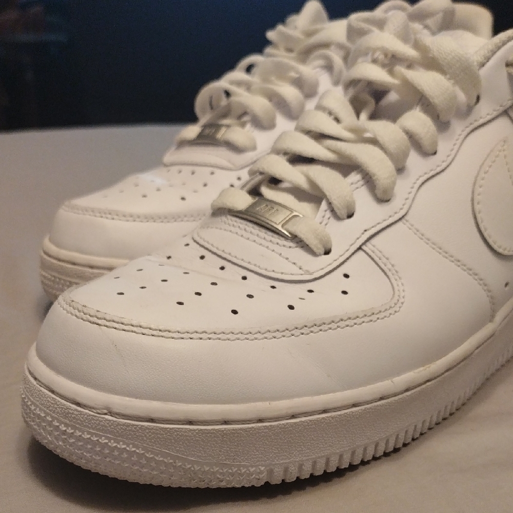 Nike Air Force One - Picture 7 of 17